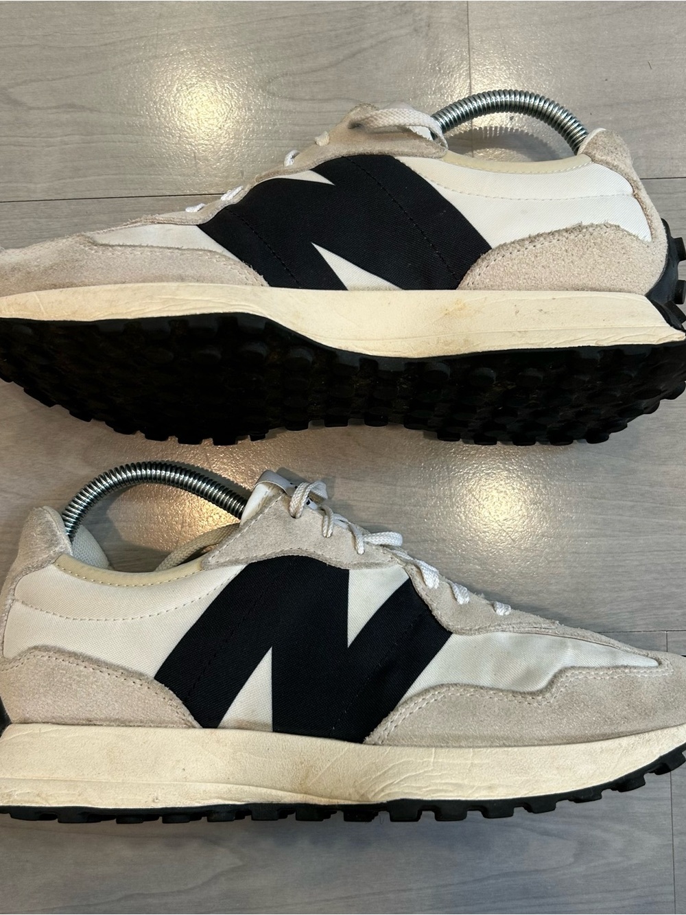 New Balance 327 Sea Salt Black Shoes Sneakers Athletic Running Women’s Size 9.5